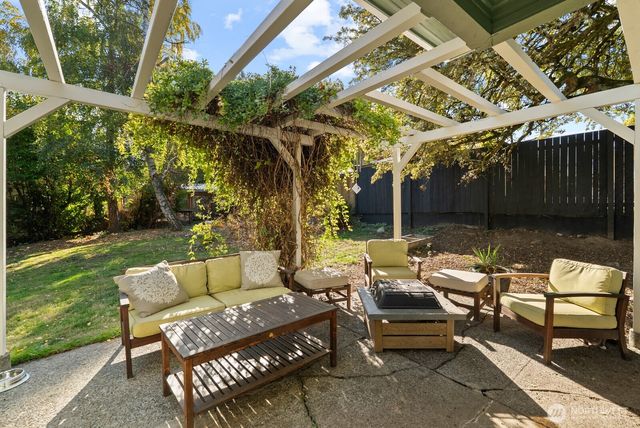 9615 57th Avenue S, Seattle, WA 98118