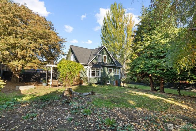 9615 57th Avenue S, Seattle, WA 98118