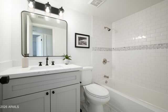 10201 N 8TH Place A, Phoenix, AZ 85020