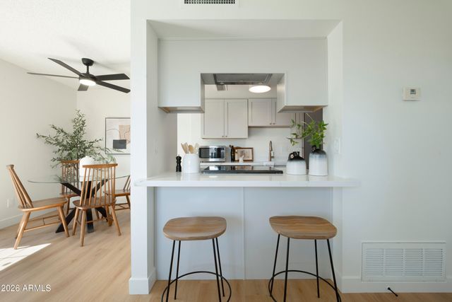 10201 N 8TH Place A, Phoenix, AZ 85020