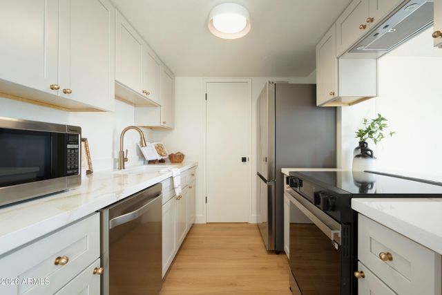 10201 N 8TH Place A, Phoenix, AZ 85020
