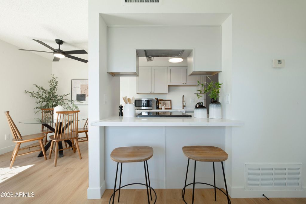 10201 N 8TH Place A, Phoenix, AZ 85020 — photo 5