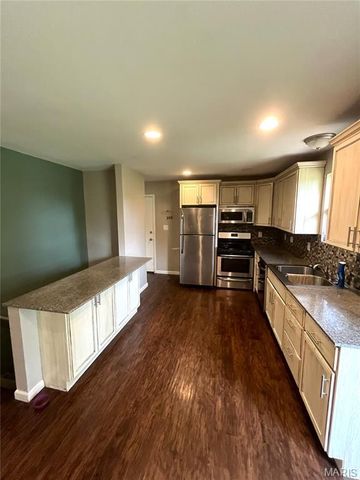 732 Woodrun Drive, Ballwin, MO 63021