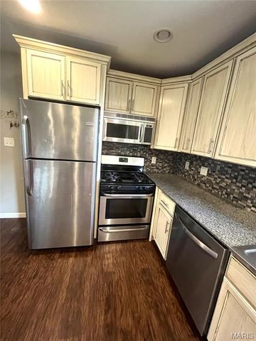 732 Woodrun Drive, Ballwin, MO 63021