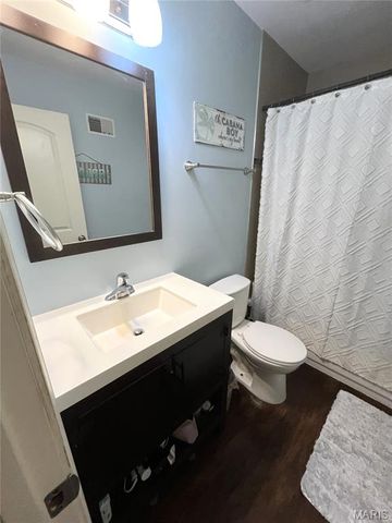 732 Woodrun Drive, Ballwin, MO 63021