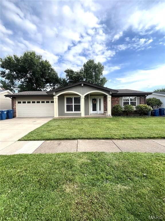 732 Woodrun Drive, Ballwin, MO 63021