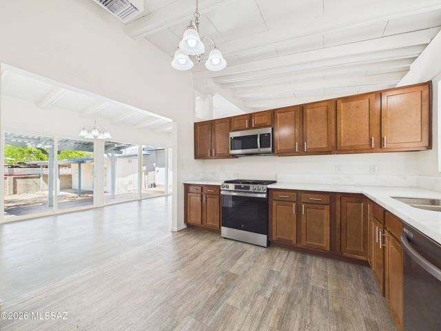 5701 E 3rd Street, Tucson, AZ 85711