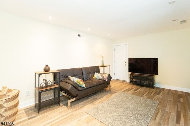 930 Cushing Pl, Plainfield City, NJ 07062