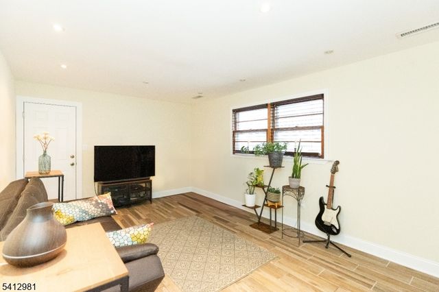 930 Cushing Pl, Plainfield City, NJ 07062