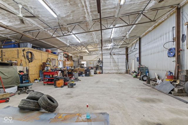 6919 E Us Highway 36, Bainbridge, IN 46105