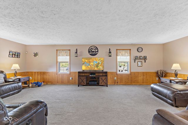 6919 E Us Highway 36, Bainbridge, IN 46105