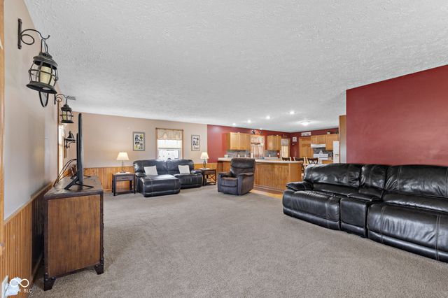 6919 E Us Highway 36, Bainbridge, IN 46105