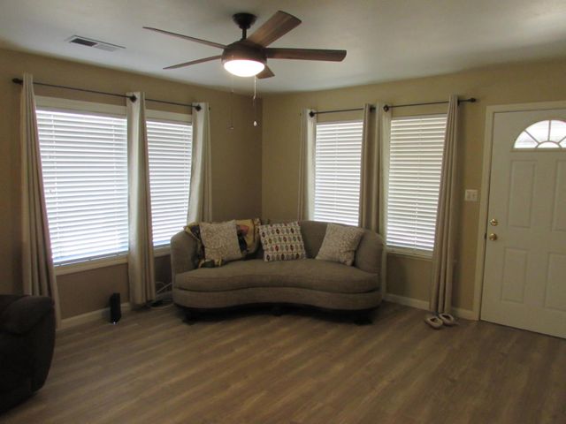 164 Kellie Ln, Auburn, CA 95603