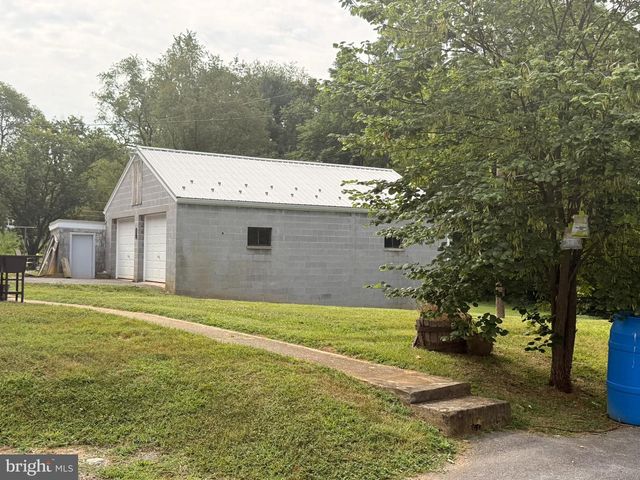 9947 CROSSFIELD RD, Hagerstown, MD 21740