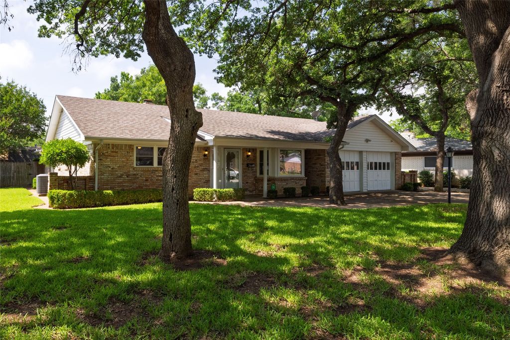4912 Granite Shoals Avenue, Fort Worth, TX 76103