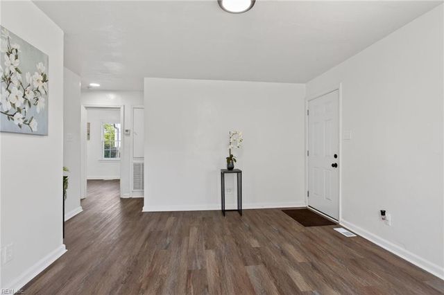 706 Newport News AVE, Hampton, VA 23669