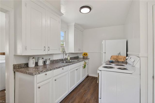 706 Newport News AVE, Hampton, VA 23669