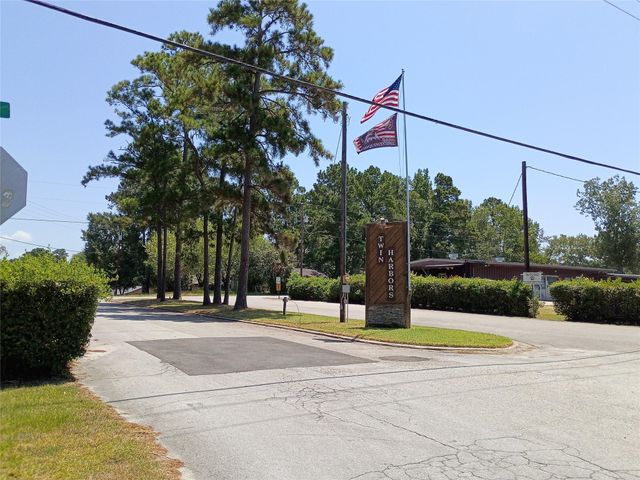 110 Pine Point Circle, Onalaska, TX 77360