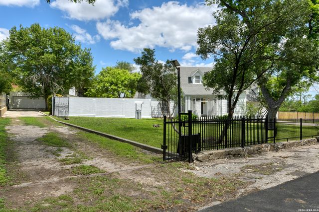 110 Sunrise Dr., San Antonio, TX 78228