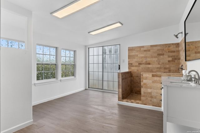 110 Sunrise Dr., San Antonio, TX 78228