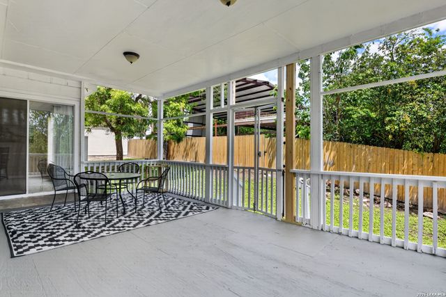 110 Sunrise Dr., San Antonio, TX 78228