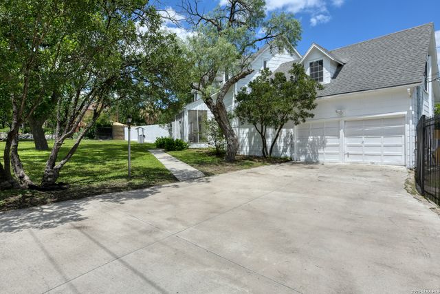 110 Sunrise Dr., San Antonio, TX 78228
