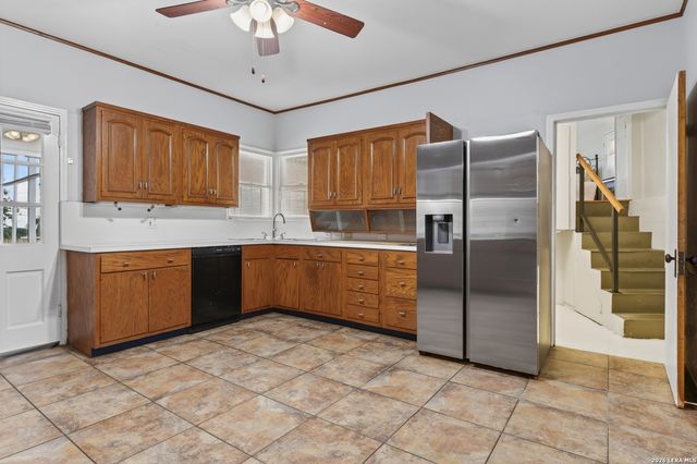 110 Sunrise Dr., San Antonio, TX 78228