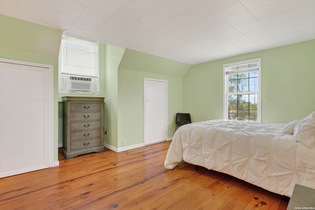 110 Sunrise Dr., San Antonio, TX 78228