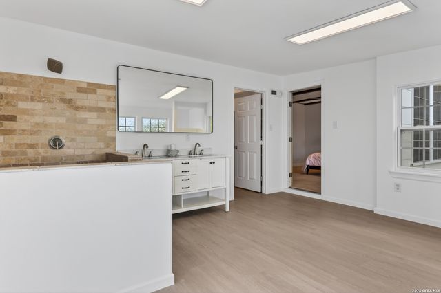 110 Sunrise Dr., San Antonio, TX 78228