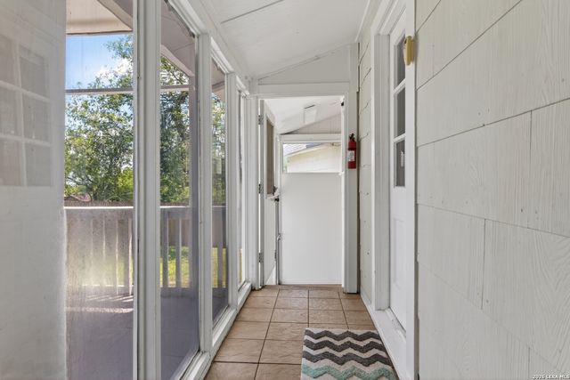 110 Sunrise Dr., San Antonio, TX 78228