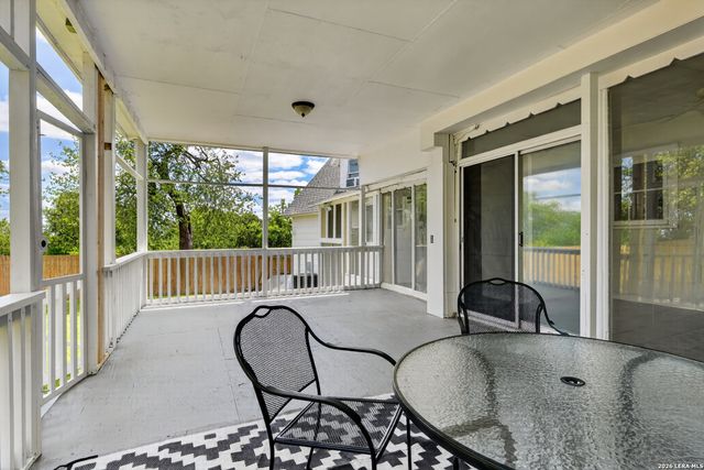110 Sunrise Dr., San Antonio, TX 78228