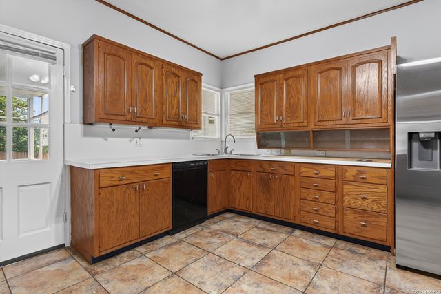 110 Sunrise Dr., San Antonio, TX 78228