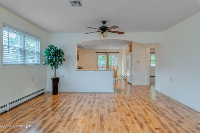 15 Palmetto Point Street, Toms River, NJ 08757