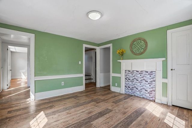 5 Pleasant St, Upton, MA 01568