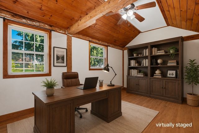 5 Pleasant St, Upton, MA 01568