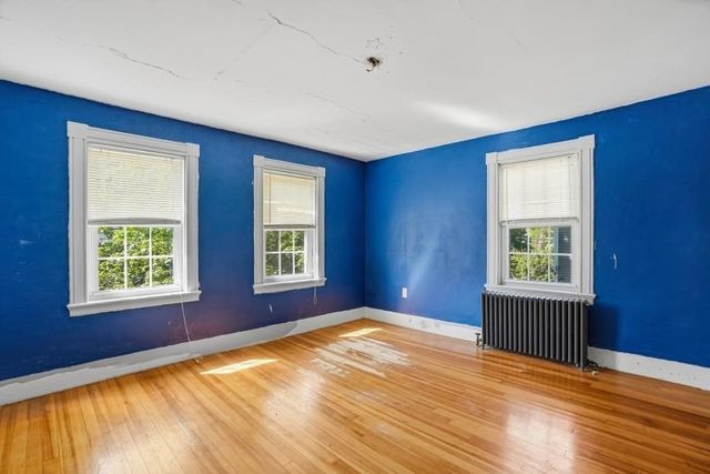 5 Pleasant St, Upton, MA 01568