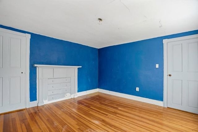 5 Pleasant St, Upton, MA 01568