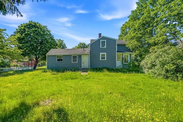 5 Pleasant St, Upton, MA 01568