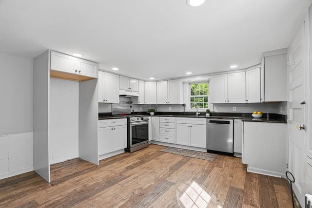 5 Pleasant St, Upton, MA 01568