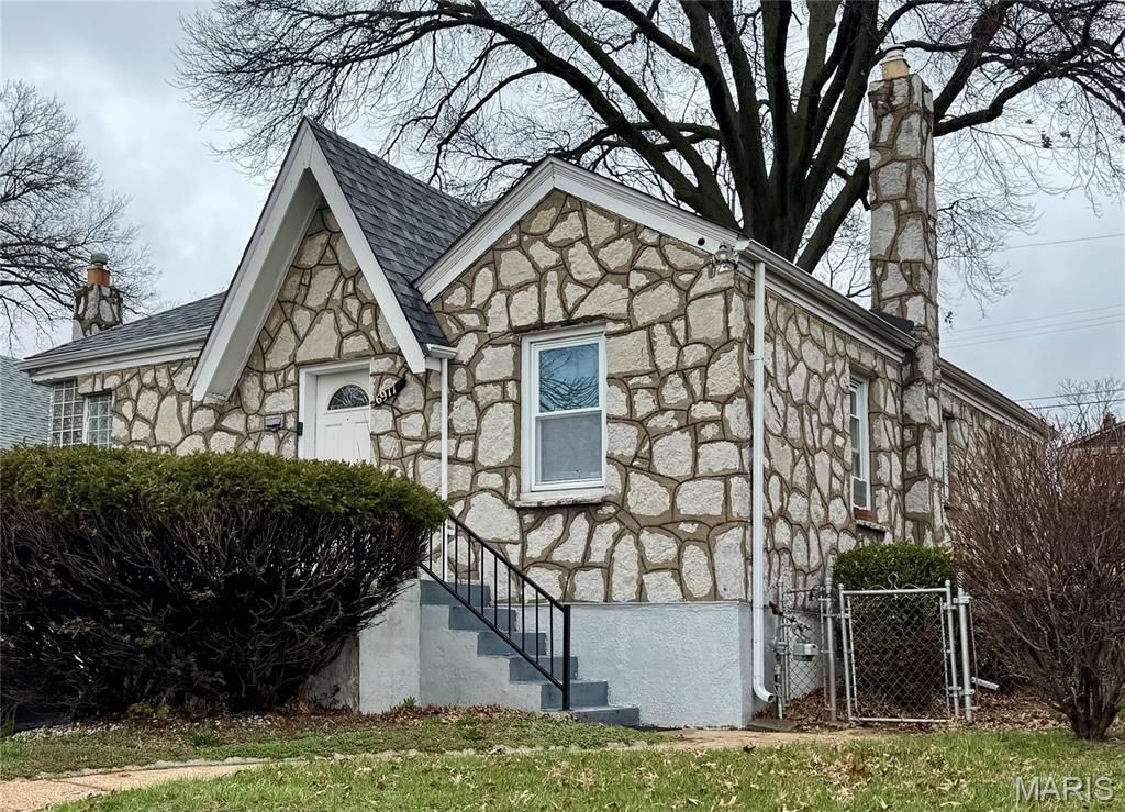 6917 Claremore Drive, Pine Lawn, MO 63121