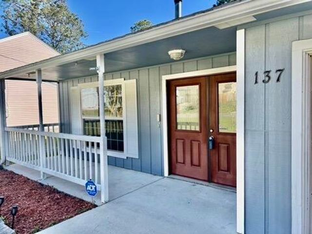 137 Palmetto Drive, Crestview, FL 32539