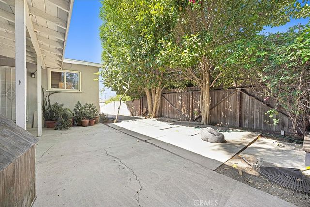 14912 Chatsworth, San Fernando, CA 91345