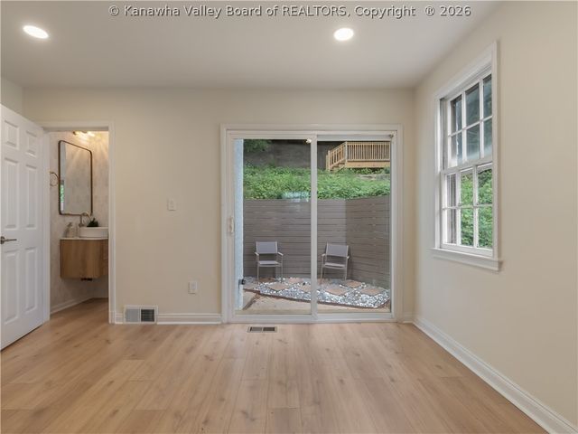 5 Estill Drive, Charleston, WV 25314