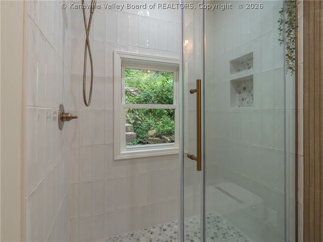 5 Estill Drive, Charleston, WV 25314