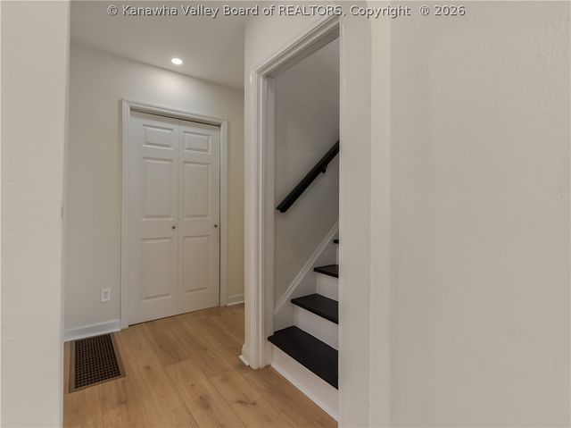 5 Estill Drive, Charleston, WV 25314