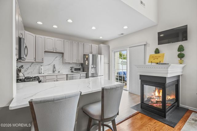 87 Deepwater Circle, Manalapan, NJ 07726