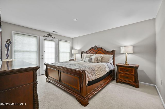 87 Deepwater Circle, Manalapan, NJ 07726