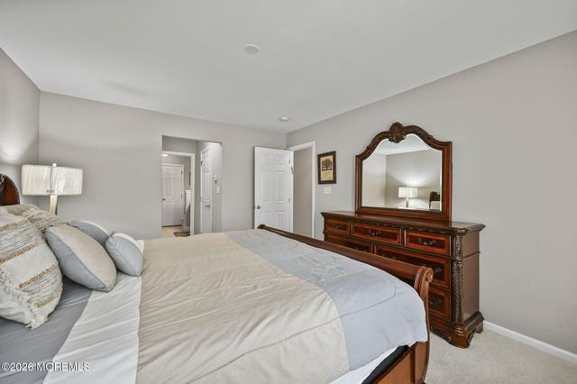 87 Deepwater Circle, Manalapan, NJ 07726