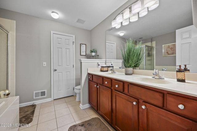 87 Deepwater Circle, Manalapan, NJ 07726