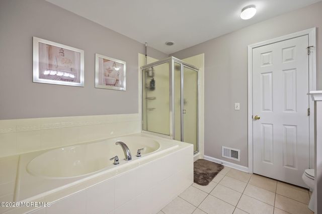 87 Deepwater Circle, Manalapan, NJ 07726